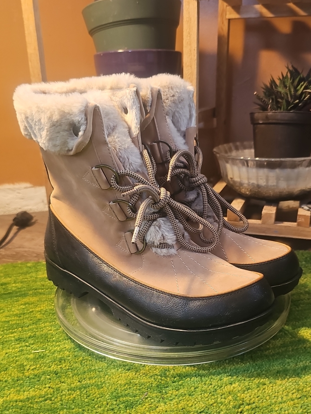 A2 JBU (Jambu) Southgate (B2SGT04) Two-tone tan upper with black Boots 10M